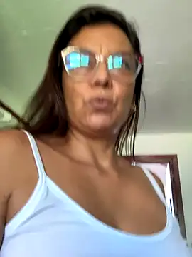 Snapshot of YadiraOrozco chatting on 11.09.25 YadiraOrozco online show from 11.09.25