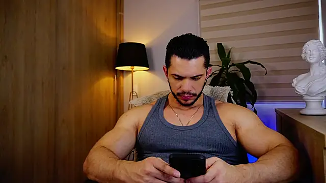 Snapshot of Erick_Thompsonx chatting on 11.01.25 Erick Thompsonx online show from 11.01.25