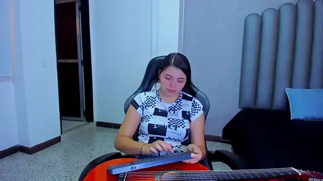 Charlotte-Star online show from 12.17.25