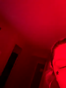 Snapshot of bbwbubbles77 chatting on 12.16.25 bbwbubbles77 online show from 12.16.25