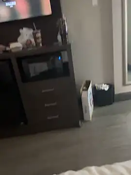 Snapshot of bbwbubbles77 chatting on 12.16.25 bbwbubbles77 online show from 12.16.25