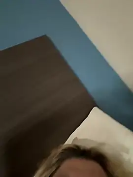 Snapshot of bbwbubbles77 chatting on 12.21.25 bbwbubbles77 online show from 12.21.25