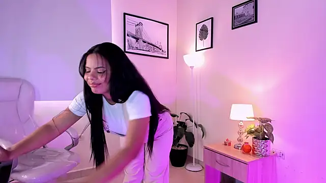 venomiie online show from 10.05.25