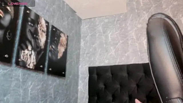 Snapshot of sophie__blare chatting on 06.04.26 sophie blare online show from 06.04.26