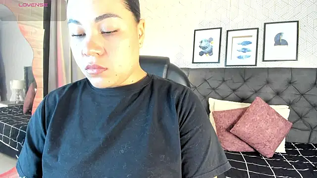 Snapshot of sophie__blare chatting on 06.16.26 sophie blare online show from 06.16.26