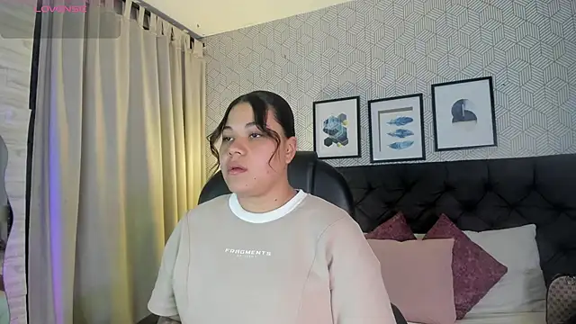 Snapshot of sophie__blare chatting on 07.07.26 sophie blare online show from 07.07.26