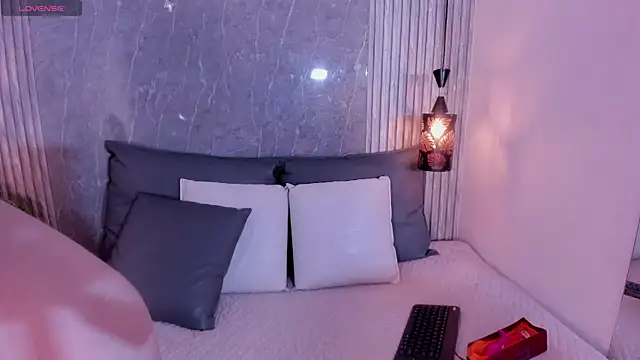 Missblonde doll online show from 11.11.25