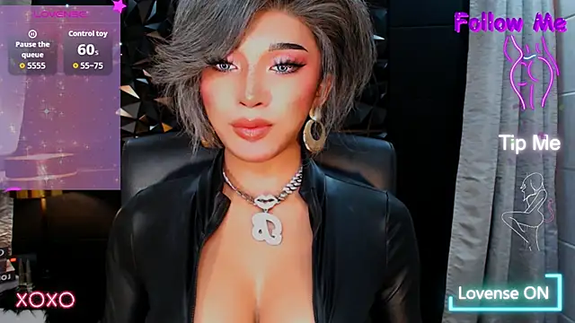 Snapshot of xUrGoddess_Bellax chatting on 10.19.25 xUrGoddess Bellax online show from 10.19.25