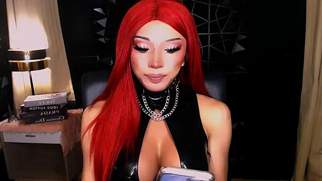 Snapshot of xUrGoddess_Bellax chatting on 10.31.25 xUrGoddess Bellax online show from 10.31.25