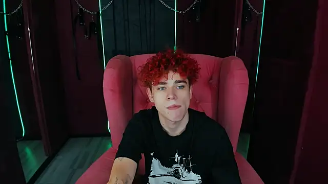 Snapshot of Blaiz_Vok chatting on 10.28.25 Blaiz Vok online show from 10.28.25