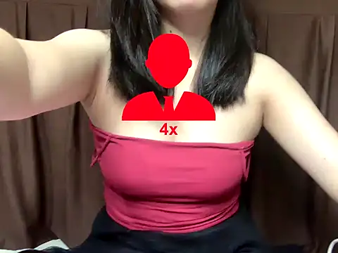 Snapshot of Thu_yaha chatting on 10.06.25 Thu yaha online show from 10.06.25