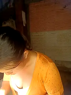 Snapshot of KumChyn chatting on 10.07.25 KumChyn online show from 10.07.25