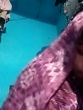 Snapshot of Hema4545 chatting on 09.30.25 Hema4545 online show from 09.30.25