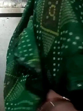 Snapshot of Hema4545 chatting on 11.06.25 Hema4545 online show from 11.06.25