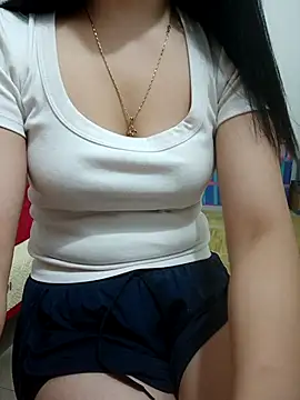 Snapshot of Lolimiu chatting on 10.19.25 Lolimiu online show from 10.19.25