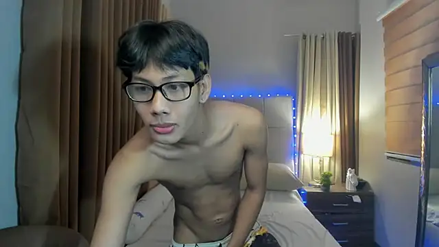 Snapshot of fucking_hot2 chatting on 09.18.25 fucking hot2 online show from 09.18.25