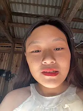 mai-xinh online show from 11.15.25