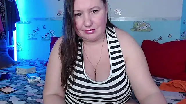 Snapshot of Dilfina chatting on 11.12.25 Dilfina online show from 11.12.25