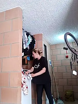 swetchrystal online show from 09.19.25