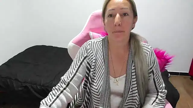 swetchrystal online show from 11.08.25