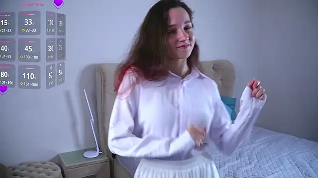 Snapshot of RolandaFolkes chatting on 09.29.25 RolandaFolkes online show from 09.29.25