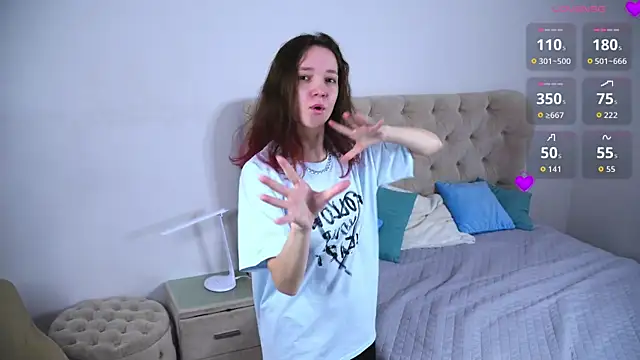 Snapshot of RolandaFolkes chatting on 10.04.25 RolandaFolkes online show from 10.04.25