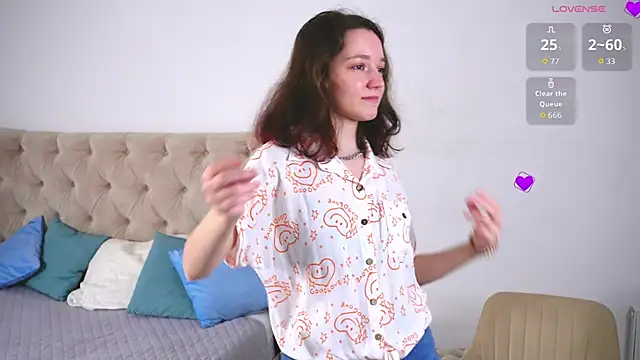 Snapshot of RolandaFolkes chatting on 10.13.25 RolandaFolkes online show from 10.13.25