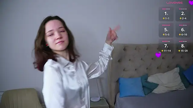 Snapshot of RolandaFolkes chatting on 10.19.25 RolandaFolkes online show from 10.19.25