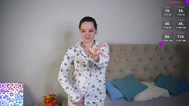 Snapshot of RolandaFolkes chatting on 11.15.25 RolandaFolkes online show from 11.15.25