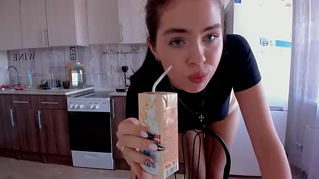 Kitty Mila online show from 09.10.25