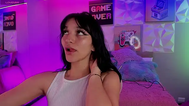 LindaWz  online show from 10.07.25