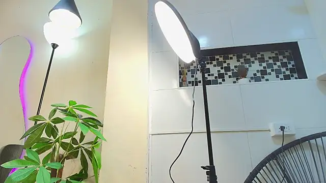 keila hott20 online show from 10.17.25