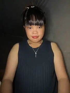 Snapshot of delwyn- chatting on 09.08.25 delwyn- online show from 09.08.25