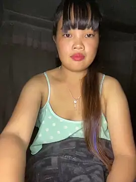 Snapshot of delwyn- chatting on 10.04.25 delwyn- online show from 10.04.25