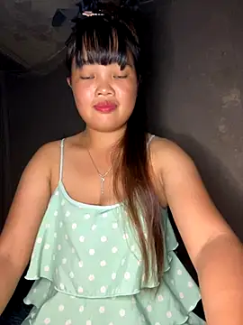 Snapshot of delwyn- chatting on 10.16.25 delwyn- online show from 10.16.25