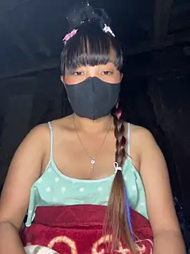 Snapshot of delwyn- chatting on 11.06.25 delwyn- online show from 11.06.25