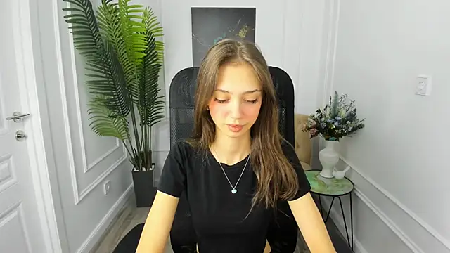 EmilyGraydis online show from 10.08.25