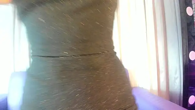 Snapshot of Zairaa_Fox chatting on 10.15.25 Zairaa Fox online show from 10.15.25