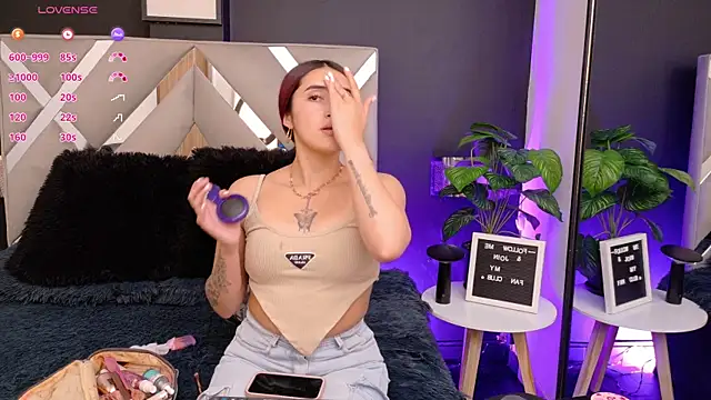 Miia bunny online show from 10.11.25