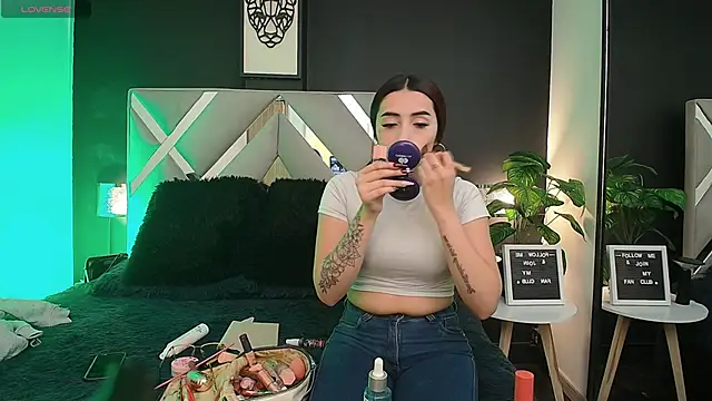 Miia bunny online show from 10.24.25