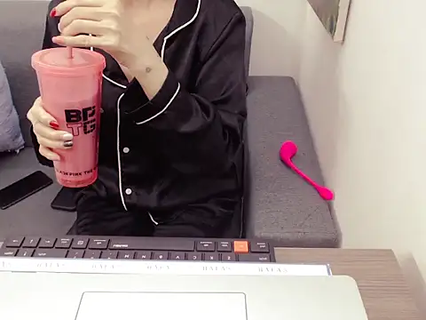 Snapshot of Funnygirl_9x chatting on 02.08.26 Funnygirl 9x online show from 02.08.26