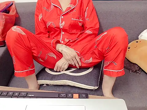 Snapshot of Funnygirl_9x chatting on 02.28.26 Funnygirl 9x online show from 02.28.26