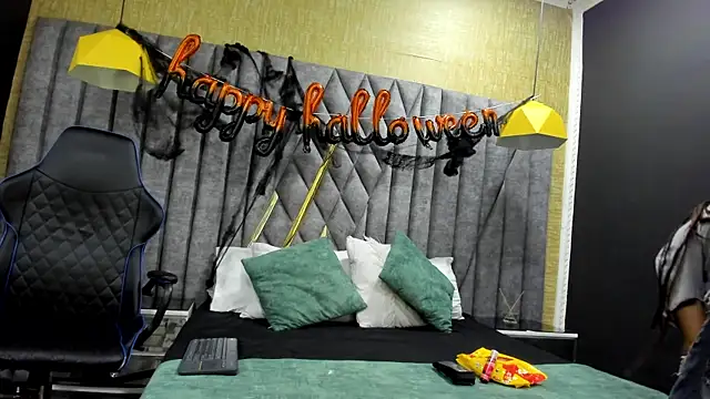 Boss Domiinator online show from 10.29.25