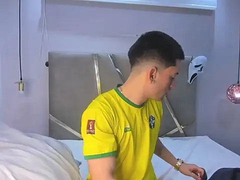 HunterHeat  online show from 10.18.25