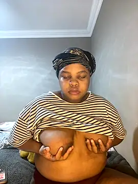 MamoM24 online show from 09.09.25