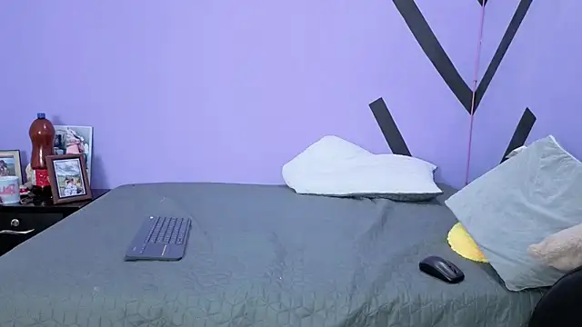 Snapshot of 666SweetAndSpicy chatting on 10.08.25 666SweetAndSpicy online show from 10.08.25