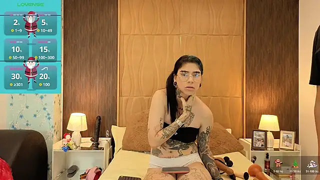 Snapshot of 666SweetAndSpicy chatting on 11.04.25 666SweetAndSpicy online show from 11.04.25