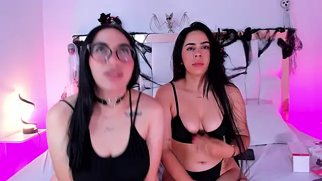 Aria Scott online show from 10.24.25