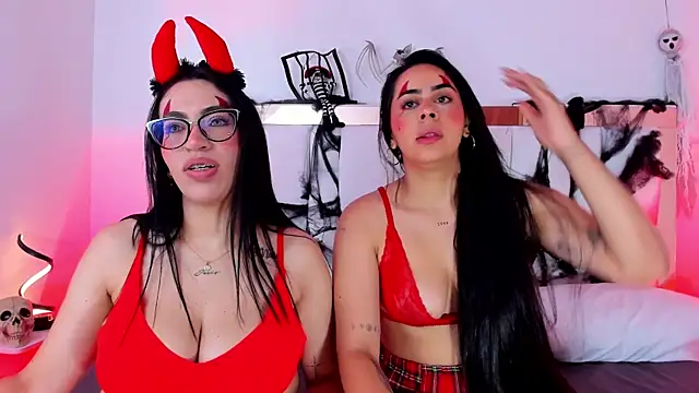 Aria Scott online show from 10.30.25