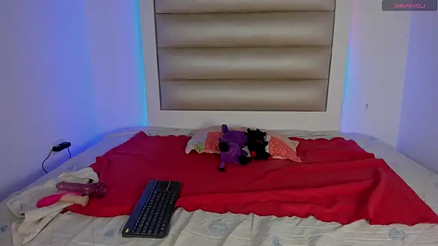 Luna and lindsy online show from 10.29.25